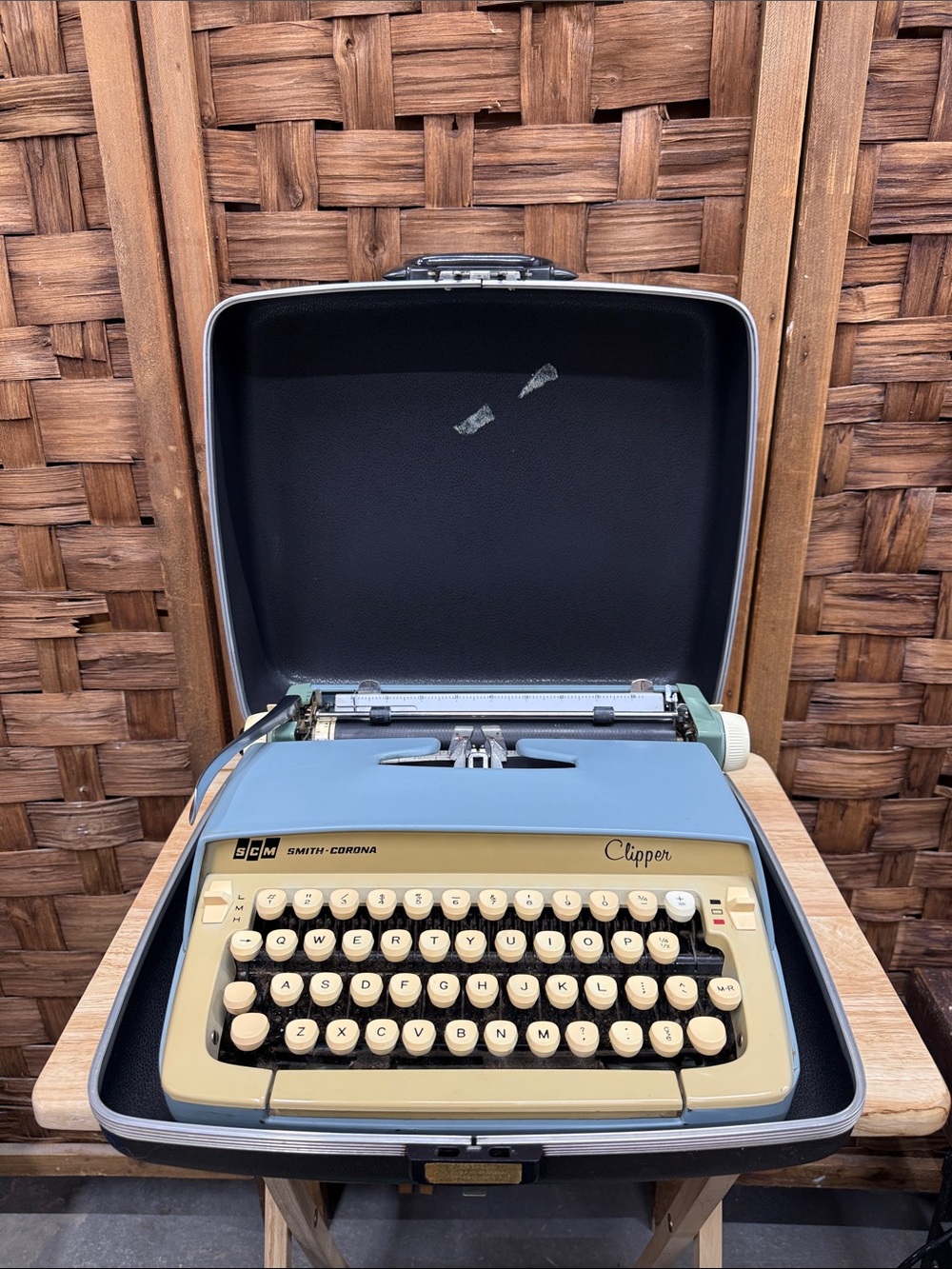 Vintage Smith-Corona Clipper Portable Typewriter — Blue and Cream